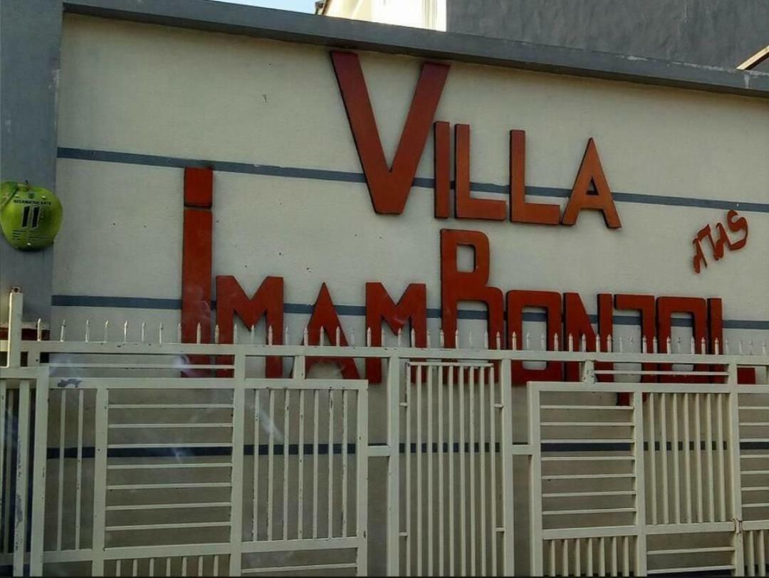 Villa Gumilang Batu  Exterior photo